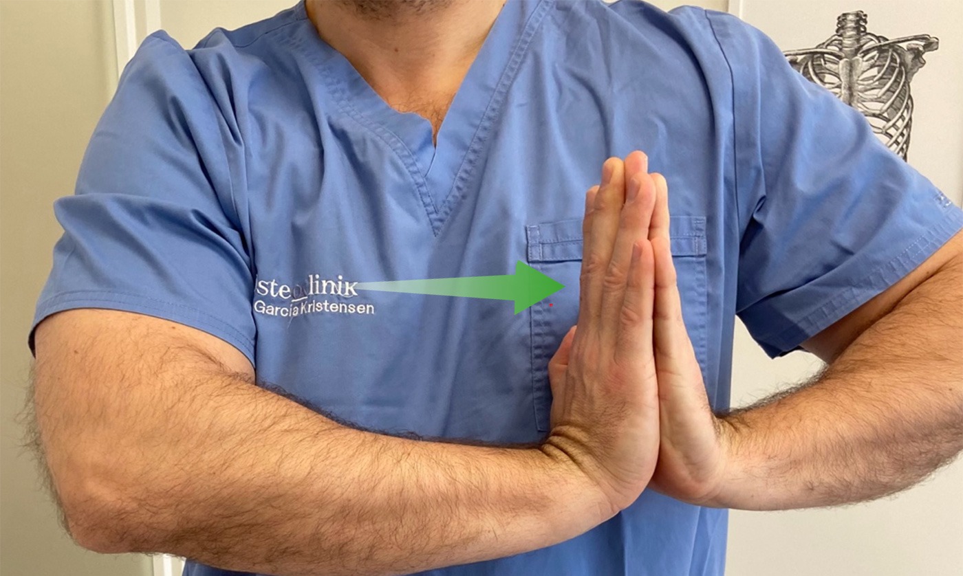 2-1-Estiramiento-bilateral-de-los-flexores-de-muñeca 2-1-Estiramiento-bilateral-de-los-flexores-de-muñeca